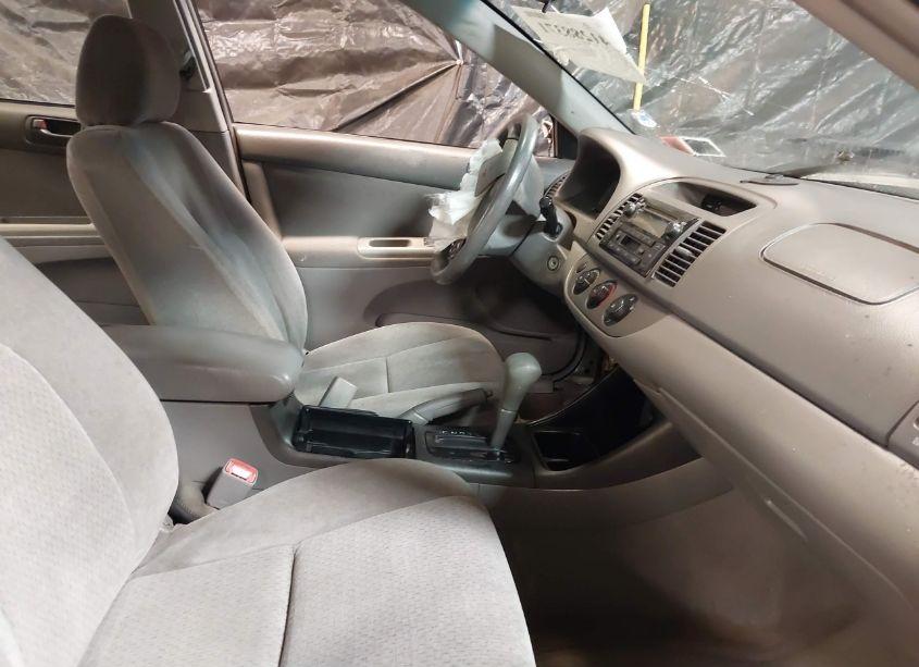 Photo 5 of 2004 Toyota Camry LE (VIN 4T1BE32K74U889450)