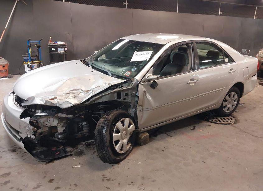 Photo 6 of 2004 Toyota Camry LE (VIN 4T1BE32K74U889450)