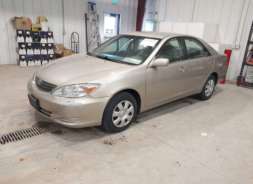 Photo 2 of 2004 Toyota Camry LE (VIN 4T1BE32K74U900995)