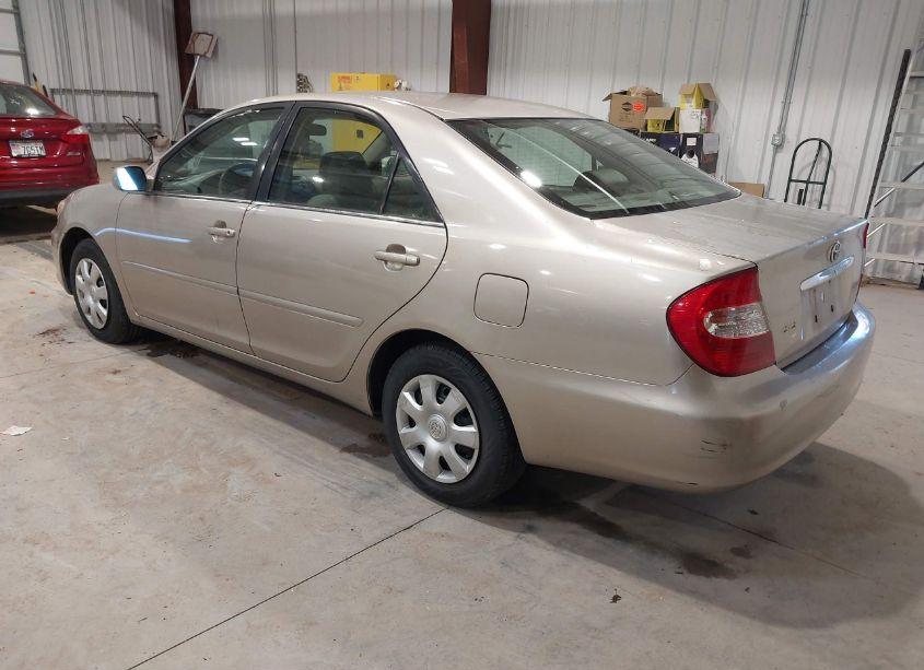 Photo 3 of 2004 Toyota Camry LE (VIN 4T1BE32K74U900995)