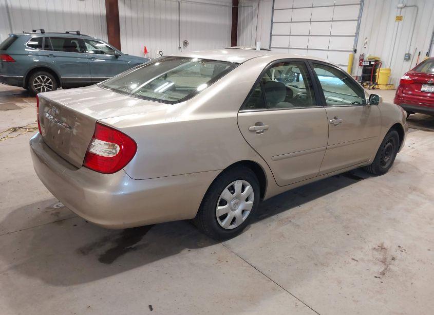 Photo 4 of 2004 Toyota Camry LE (VIN 4T1BE32K74U900995)