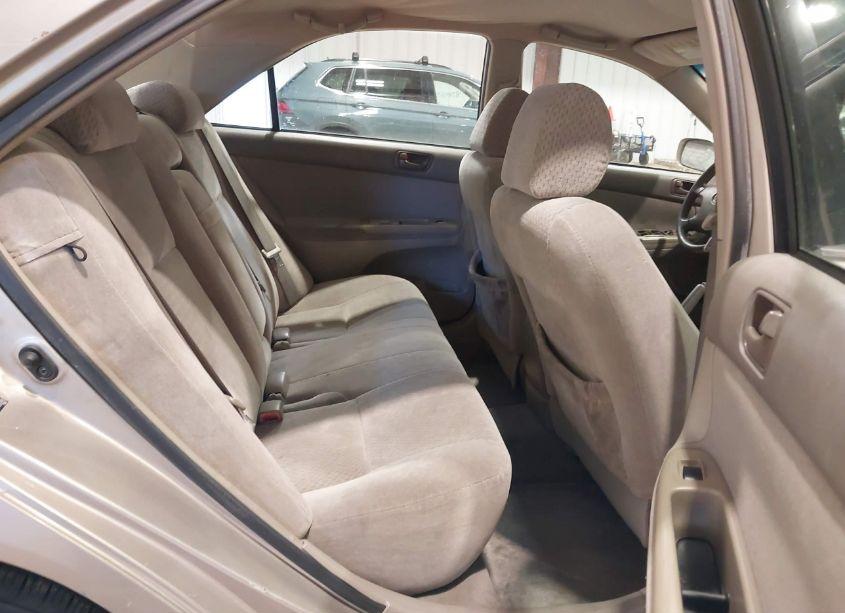 Photo 8 of 2004 Toyota Camry LE (VIN 4T1BE32K74U900995)