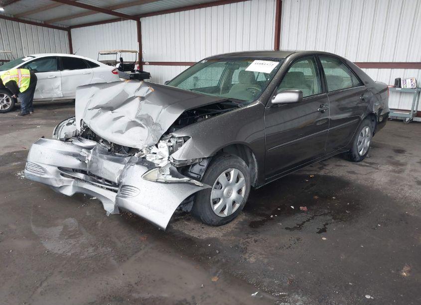 Photo 2 of 2004 Toyota Camry LE (VIN 4T1BE32K74U920146)