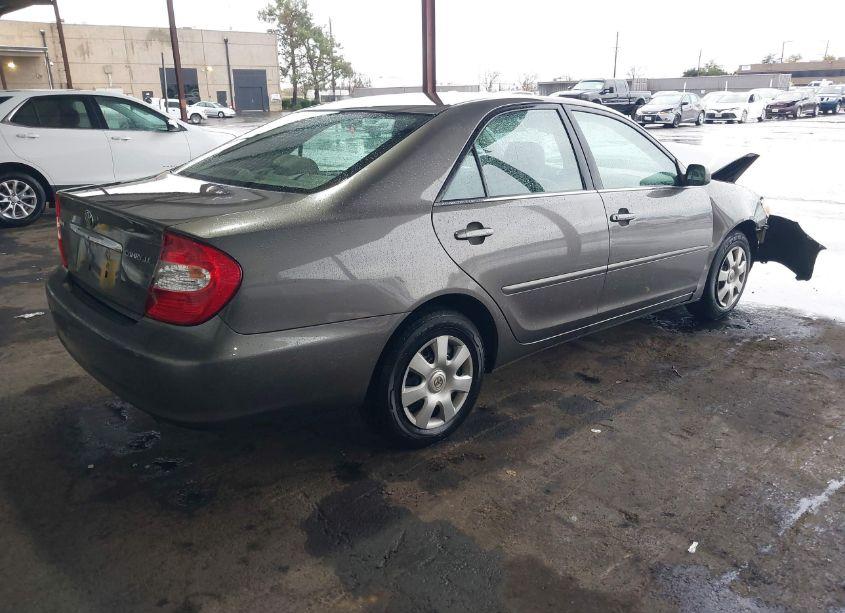 Photo 4 of 2004 Toyota Camry LE (VIN 4T1BE32K74U920146)