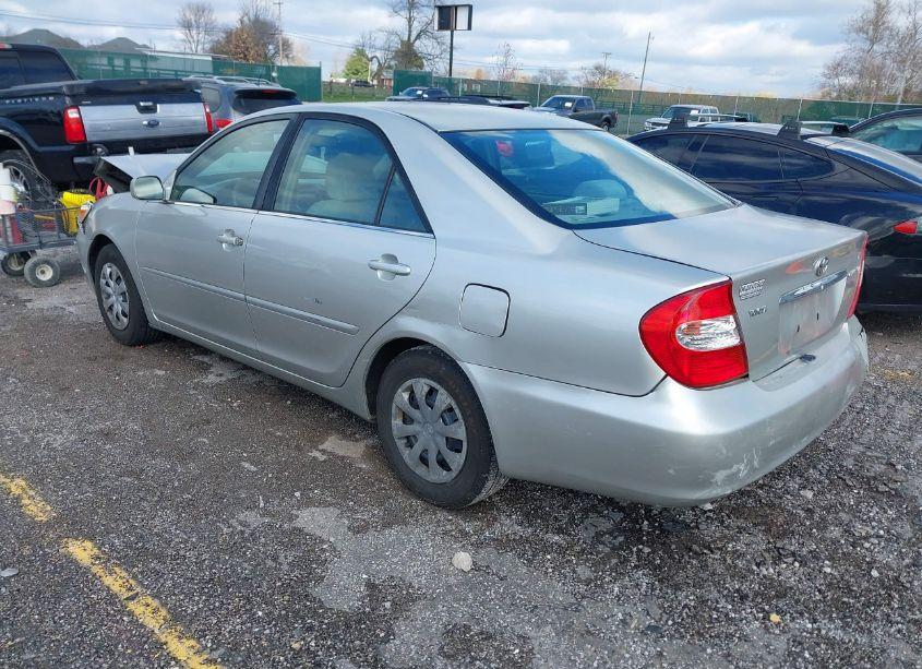 Photo 3 of 2004 Toyota Camry LE (VIN 4T1BE32K74U929543)