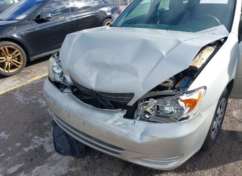 Photo 6 of 2004 Toyota Camry LE (VIN 4T1BE32K74U929543)