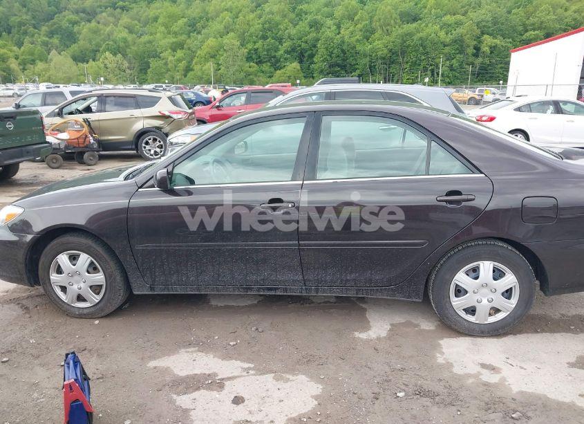 Photo 14 of 2004 Toyota Camry LE (VIN 4T1BE32K74U934757)