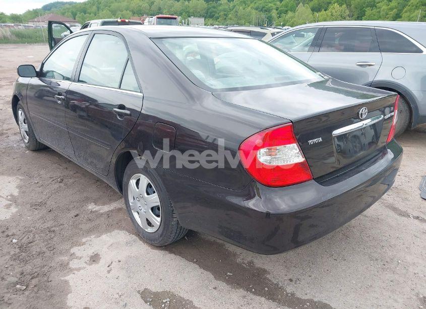 Photo 3 of 2004 Toyota Camry LE (VIN 4T1BE32K74U934757)