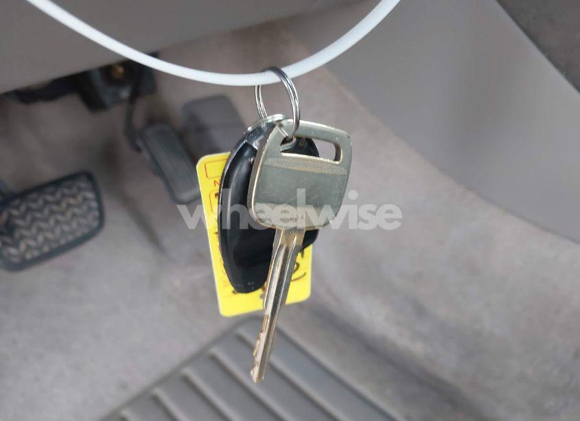 Photo 11 of 2005 Toyota Camry STD (VIN 4T1BE32K75U013432)