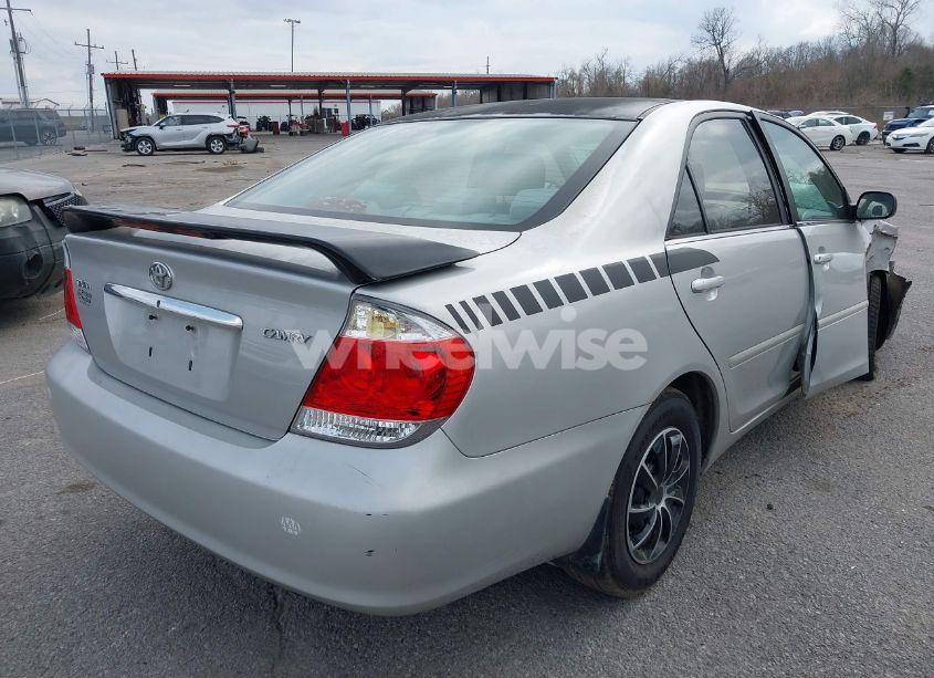 Photo 4 of 2005 Toyota Camry STD (VIN 4T1BE32K75U013432)