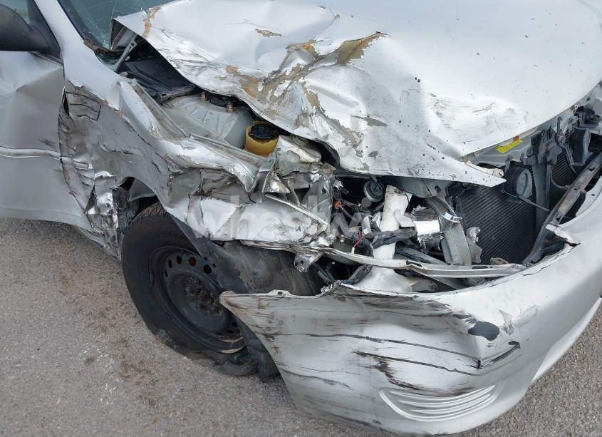 Photo 6 of 2005 Toyota Camry STD (VIN 4T1BE32K75U013432)