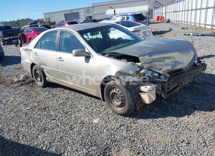 2005 Toyota Camry LE (VIN 4T1BE32K75U017156) main photo