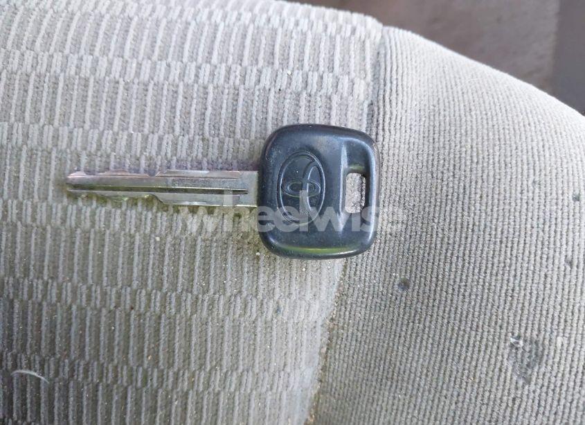 Photo 11 of 2005 Toyota Camry LE (VIN 4T1BE32K75U017156)