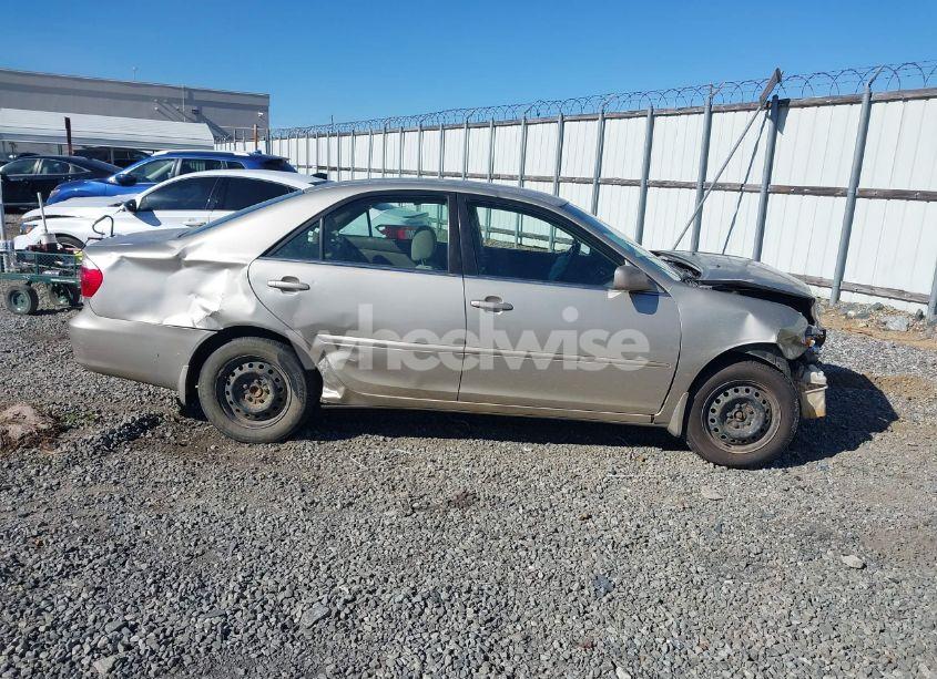 Photo 14 of 2005 Toyota Camry LE (VIN 4T1BE32K75U017156)