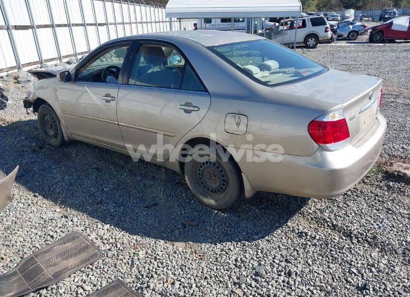 Photo 3 of 2005 Toyota Camry LE (VIN 4T1BE32K75U017156)