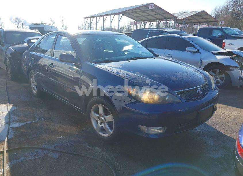 2005 Toyota Camry SE (VIN 4T1BE32K75U020400) main photo