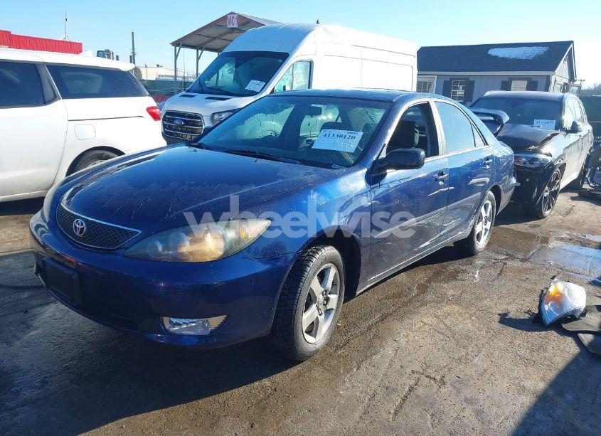 Photo 2 of 2005 Toyota Camry SE (VIN 4T1BE32K75U020400)