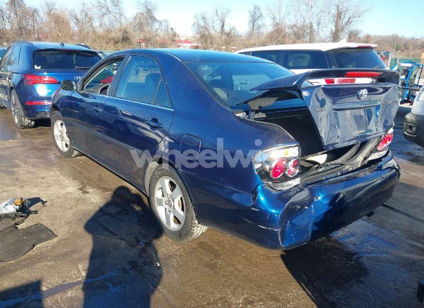 Photo 3 of 2005 Toyota Camry SE (VIN 4T1BE32K75U020400)