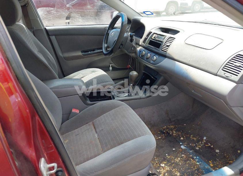 Photo 5 of 2005 Toyota Camry LE (VIN 4T1BE32K75U021742)