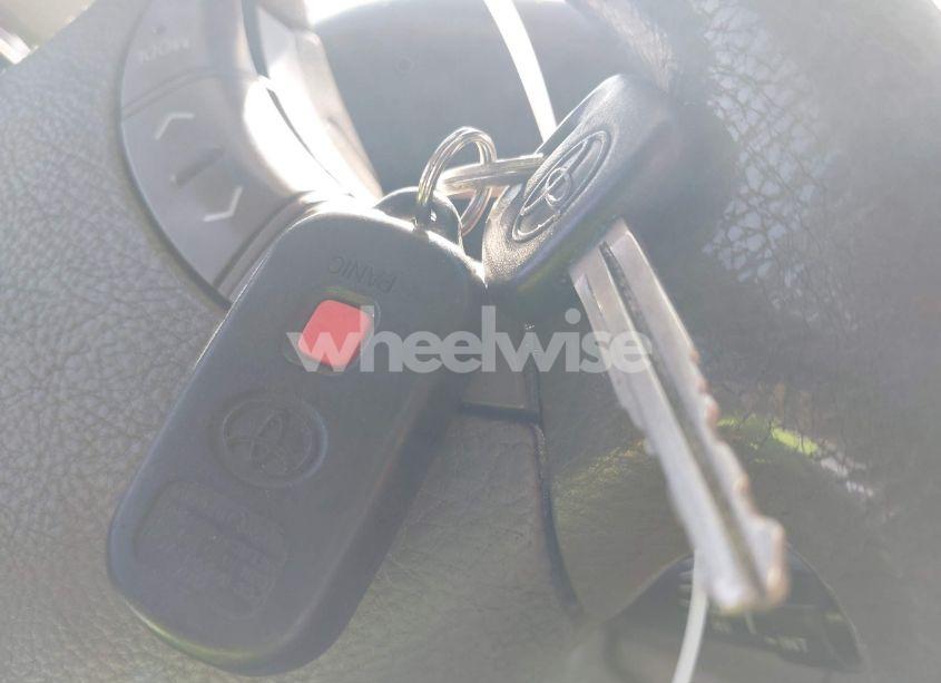 Photo 11 of 2005 Toyota Camry LE (VIN 4T1BE32K75U022695)