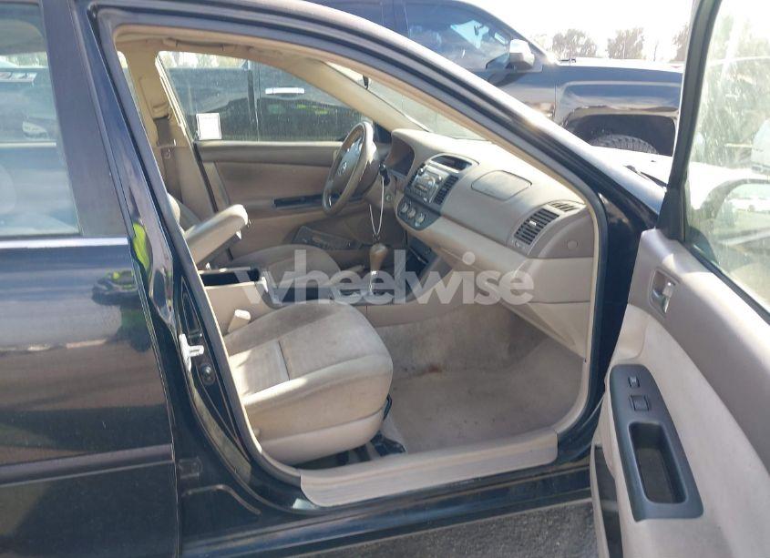 Photo 5 of 2005 Toyota Camry LE (VIN 4T1BE32K75U022695)