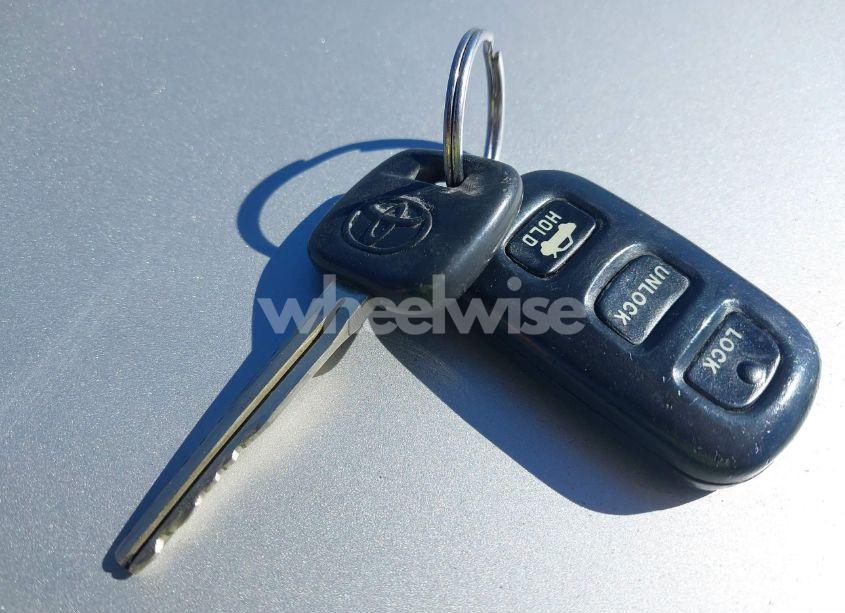 Photo 11 of 2005 Toyota Camry LE (VIN 4T1BE32K75U026889)