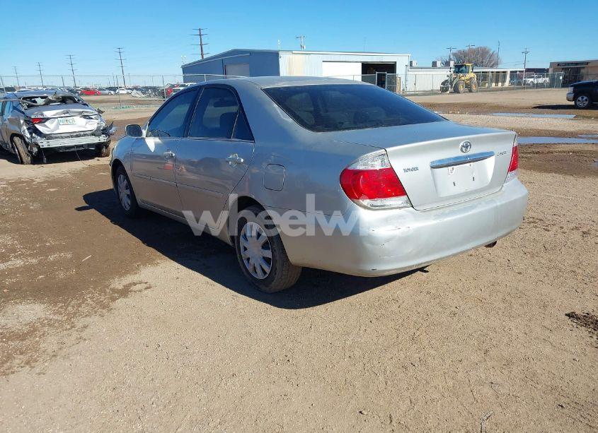 Photo 3 of 2005 Toyota Camry LE (VIN 4T1BE32K75U026889)