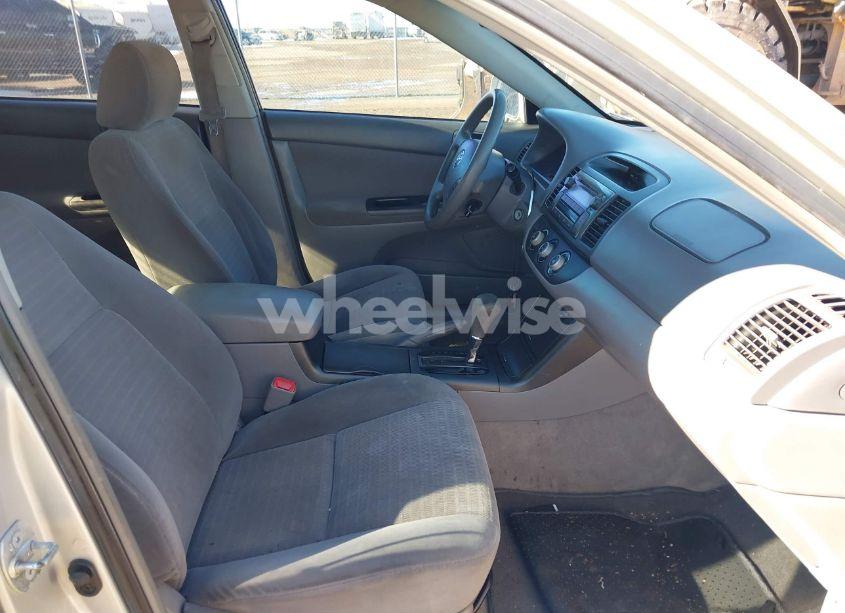 Photo 5 of 2005 Toyota Camry LE (VIN 4T1BE32K75U026889)