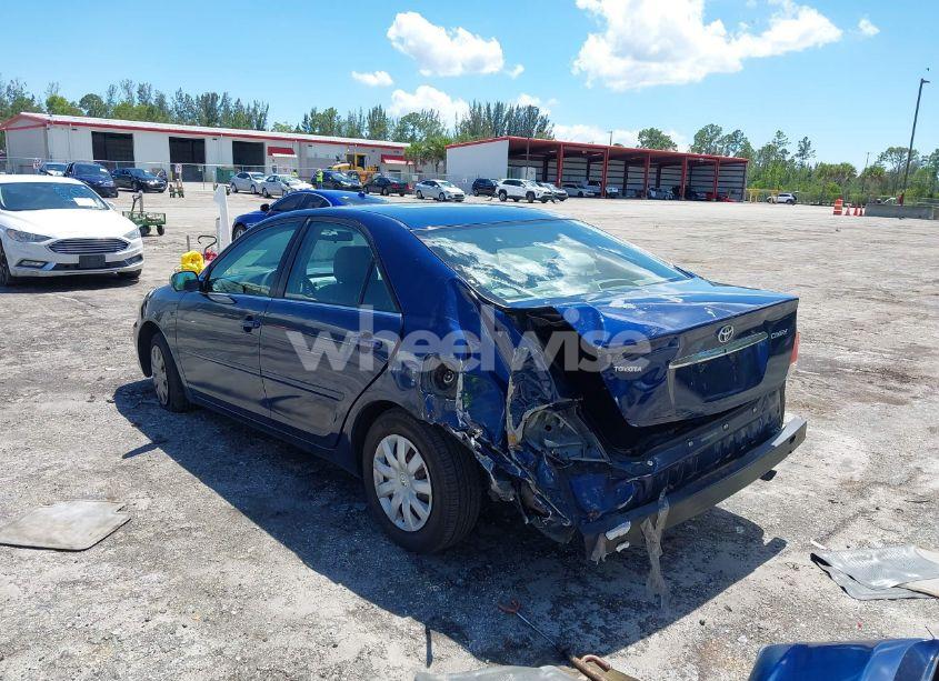 Photo 3 of 2005 Toyota Camry LE (VIN 4T1BE32K75U044924)
