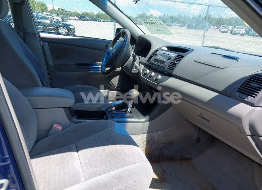 Photo 5 of 2005 Toyota Camry LE (VIN 4T1BE32K75U044924)