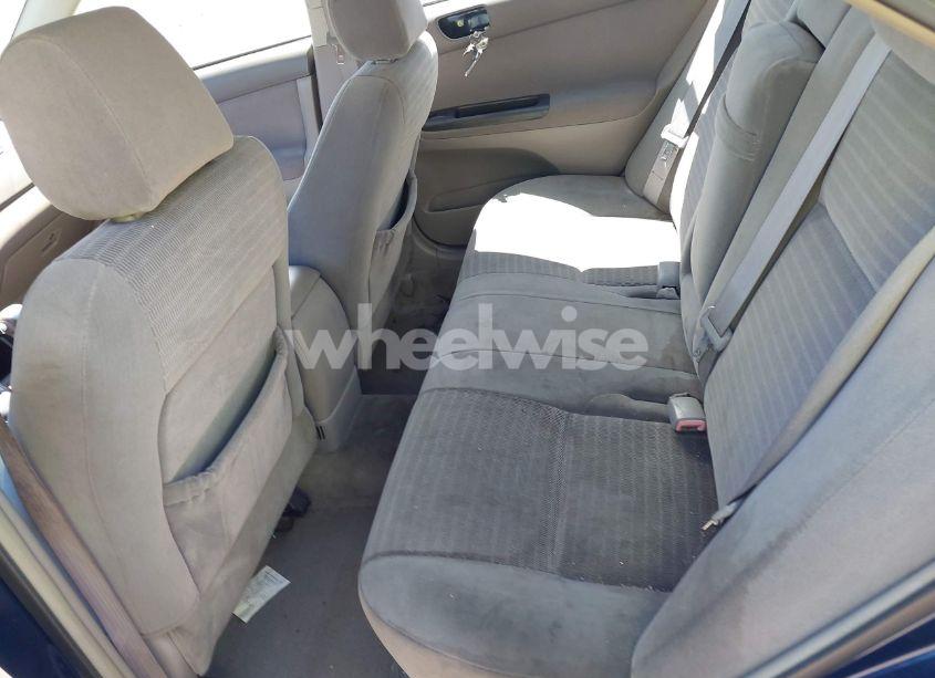 Photo 8 of 2005 Toyota Camry LE (VIN 4T1BE32K75U044924)