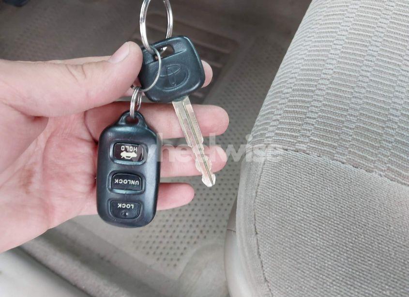 Photo 11 of 2005 Toyota Camry LE (VIN 4T1BE32K75U054143)
