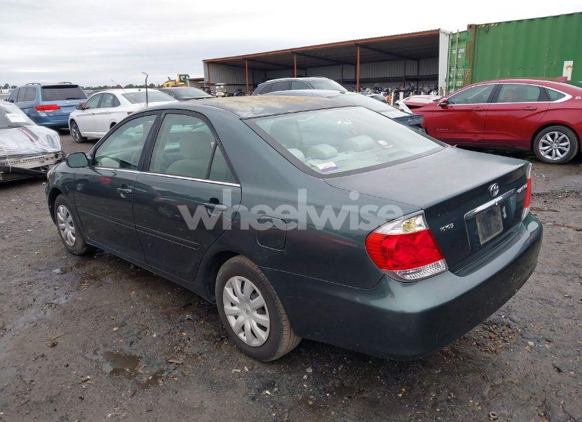 Photo 3 of 2005 Toyota Camry LE (VIN 4T1BE32K75U054143)