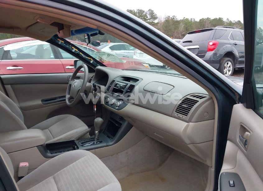 Photo 5 of 2005 Toyota Camry LE (VIN 4T1BE32K75U054143)