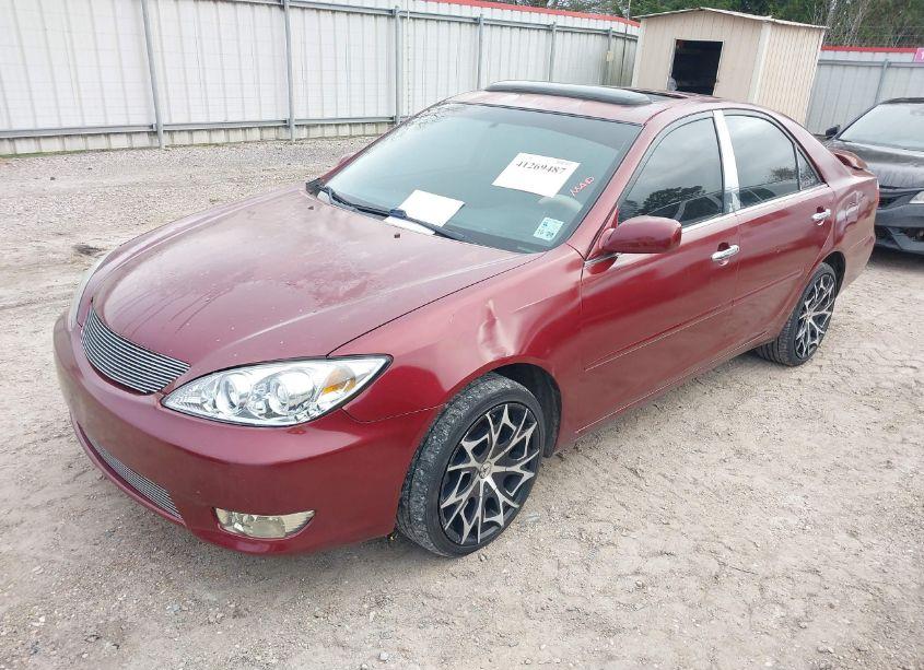 Photo 2 of 2005 Toyota Camry SE (VIN 4T1BE32K75U055311)