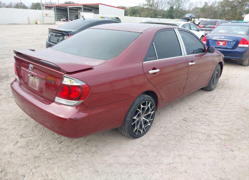 Photo 4 of 2005 Toyota Camry SE (VIN 4T1BE32K75U055311)