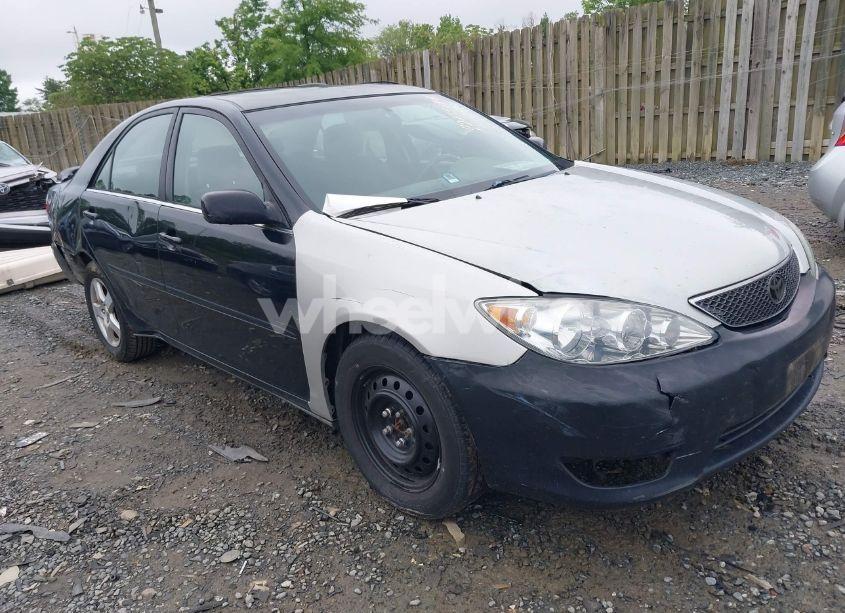 2005 Toyota Camry SE (VIN 4T1BE32K75U057530) main photo