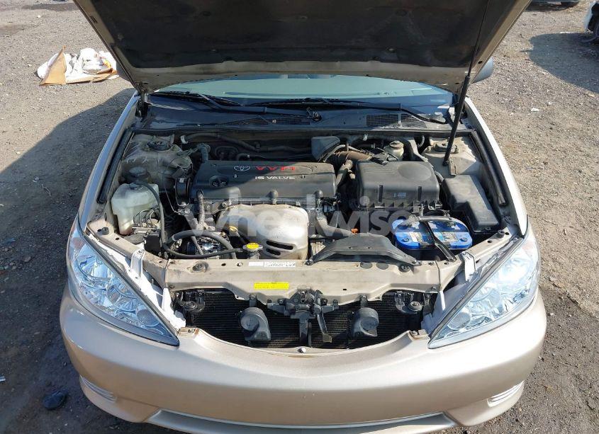 Photo 10 of 2005 Toyota Camry STD (VIN 4T1BE32K75U089975)