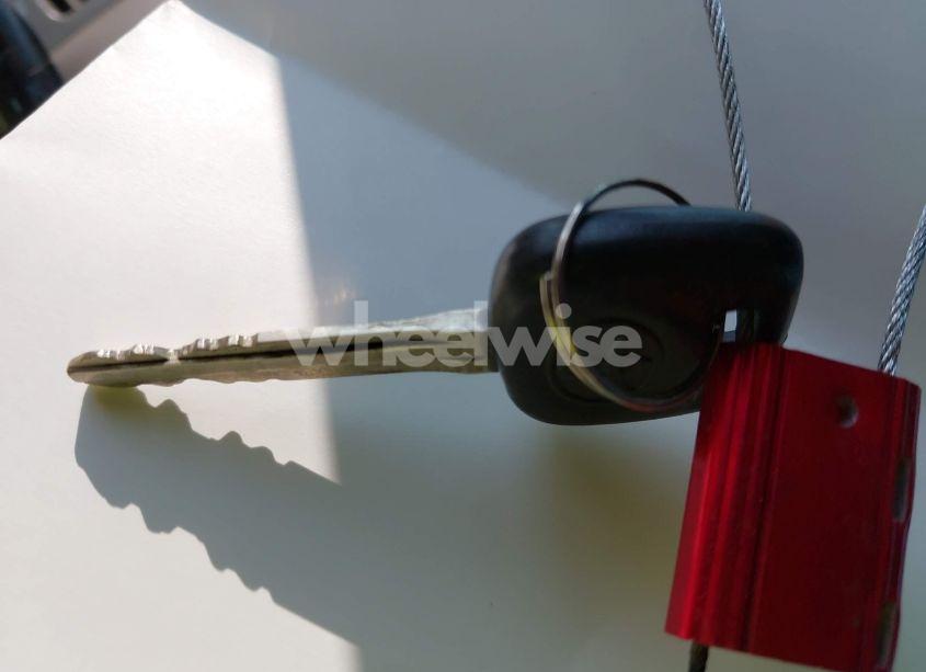 Photo 11 of 2005 Toyota Camry STD (VIN 4T1BE32K75U089975)