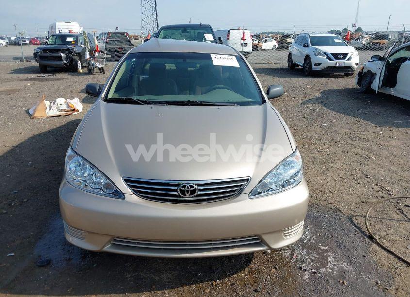 Photo 12 of 2005 Toyota Camry STD (VIN 4T1BE32K75U089975)