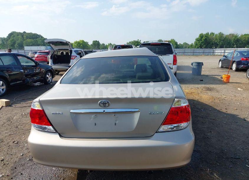 Photo 16 of 2005 Toyota Camry STD (VIN 4T1BE32K75U089975)