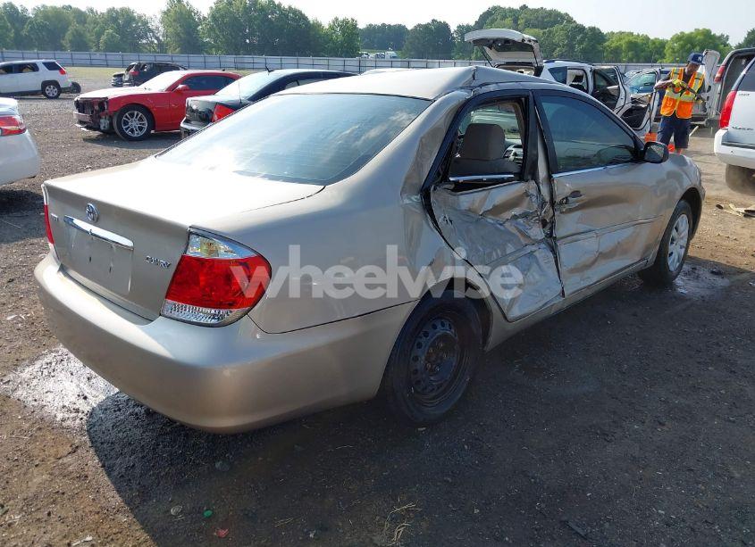Photo 4 of 2005 Toyota Camry STD (VIN 4T1BE32K75U089975)