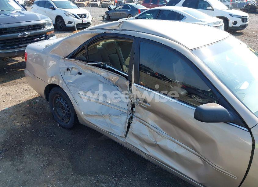 Photo 6 of 2005 Toyota Camry STD (VIN 4T1BE32K75U089975)