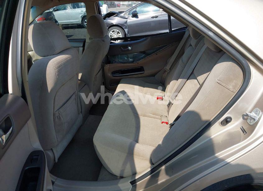 Photo 8 of 2005 Toyota Camry STD (VIN 4T1BE32K75U089975)