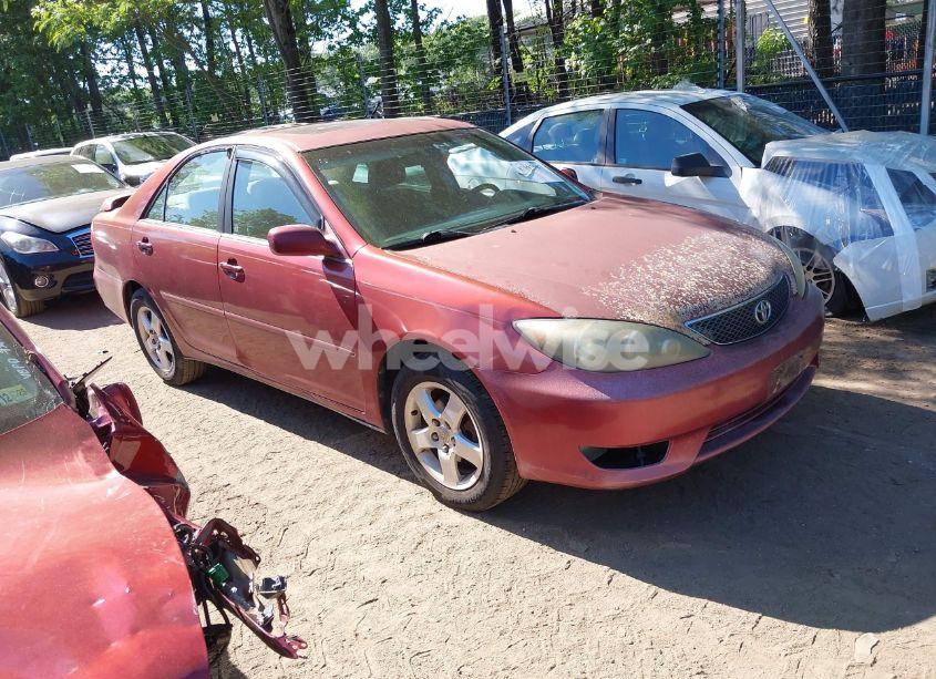 2005 Toyota Camry SE (VIN 4T1BE32K75U095467) main photo