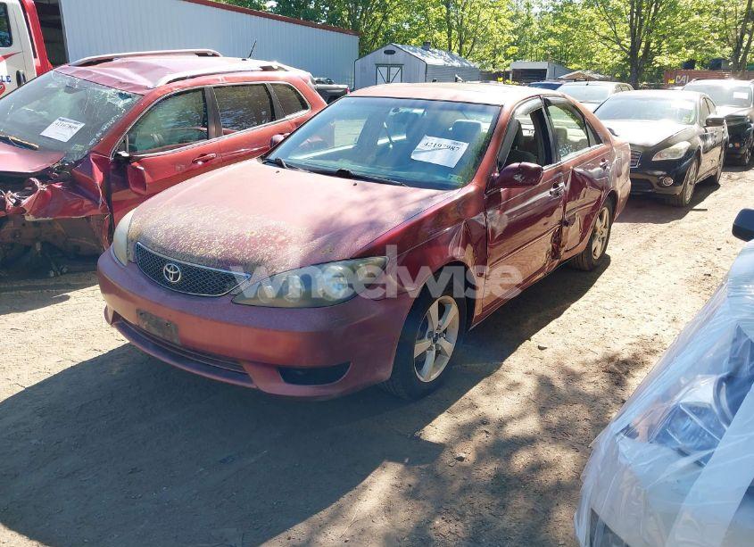 Photo 2 of 2005 Toyota Camry SE (VIN 4T1BE32K75U095467)