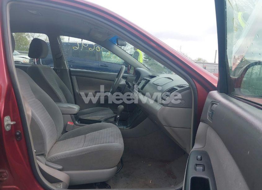 Photo 5 of 2005 Toyota Camry LE (VIN 4T1BE32K75U102935)
