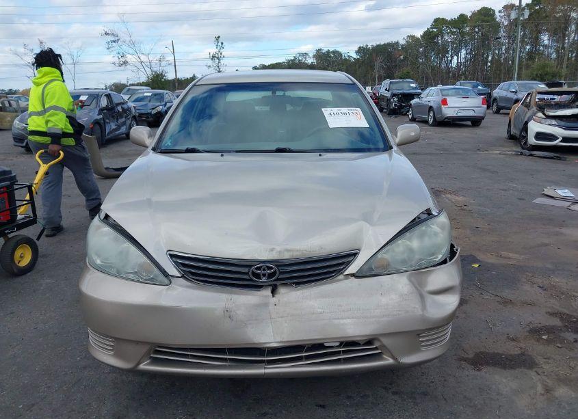 Photo 12 of 2005 Toyota Camry LE (VIN 4T1BE32K75U103258)