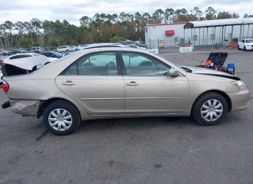 Photo 13 of 2005 Toyota Camry LE (VIN 4T1BE32K75U103258)