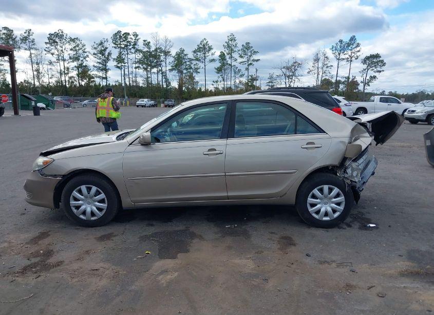 Photo 14 of 2005 Toyota Camry LE (VIN 4T1BE32K75U103258)